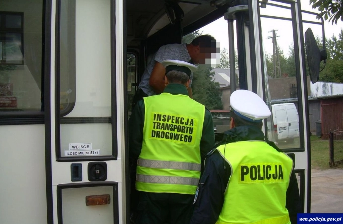 {Policja udostępniła wykaz punktów, w których prowadzone będą kontrole autobusów.}